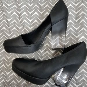 Deena & Ozzy Dorsay floating heels